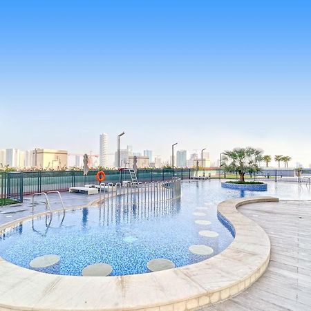 Appartamento Bnbme - Bloom Towers Dubai Esterno foto